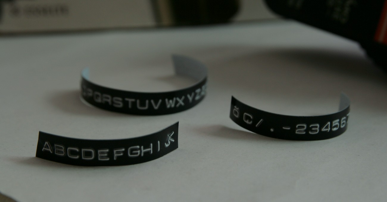 Vintage Dymo Deluxe 1765 9mm Label Maker Gun / Embosser + tapes 1980s