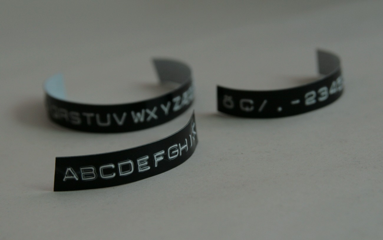 Vintage Dymo Deluxe 1765 9mm Label Maker Gun / Embosser + tapes 1980s