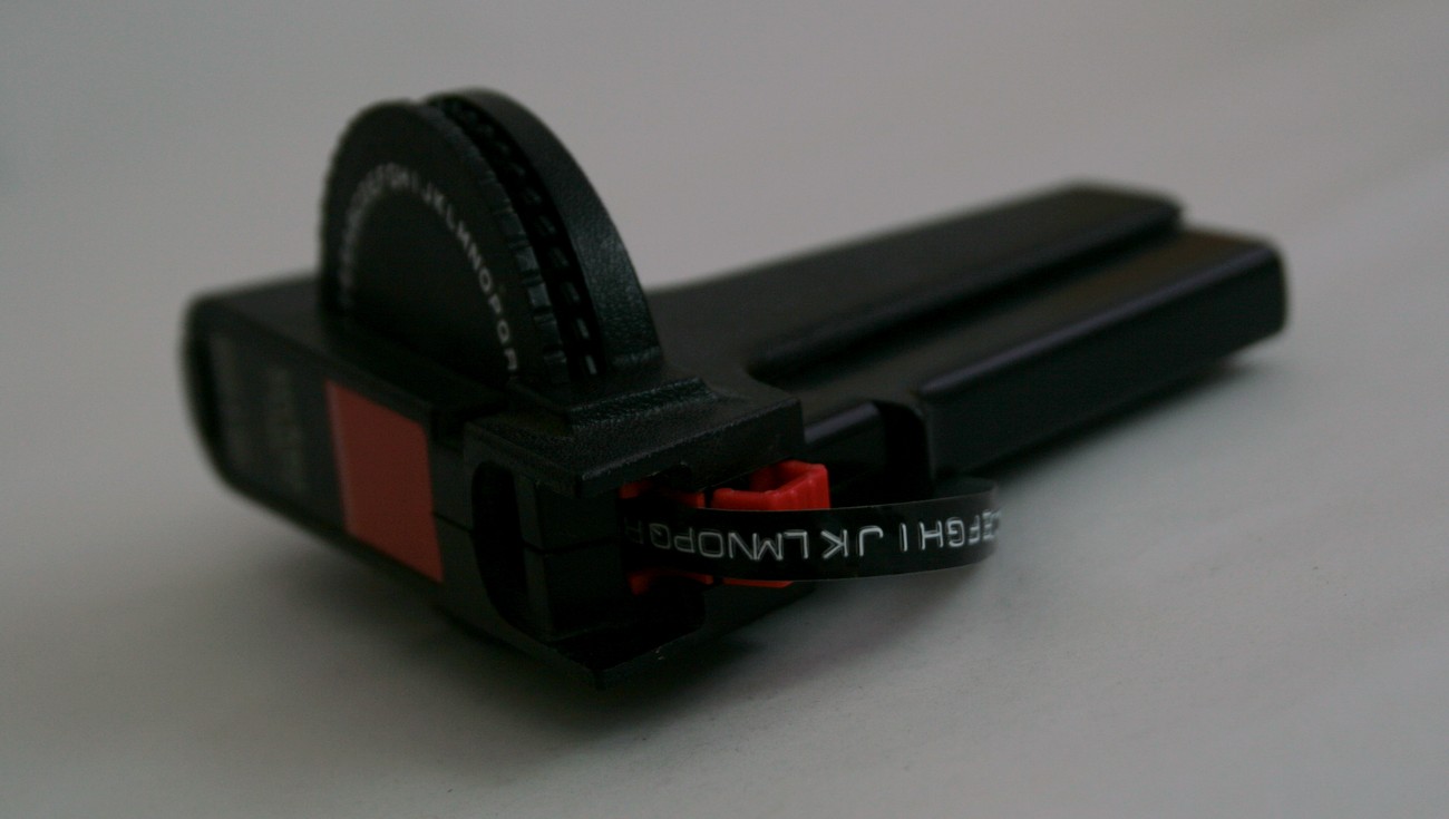 Vintage Dymo Deluxe 1765 9mm Label Maker Gun / Embosser + tapes 1980s